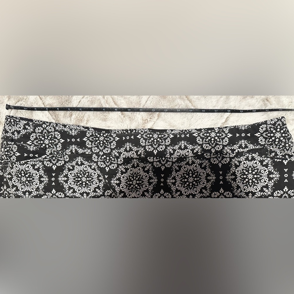 Croft & Barrow The Effortless Stretch Floral Mini Skirt Size 24W Regular - Picture 3 of 12